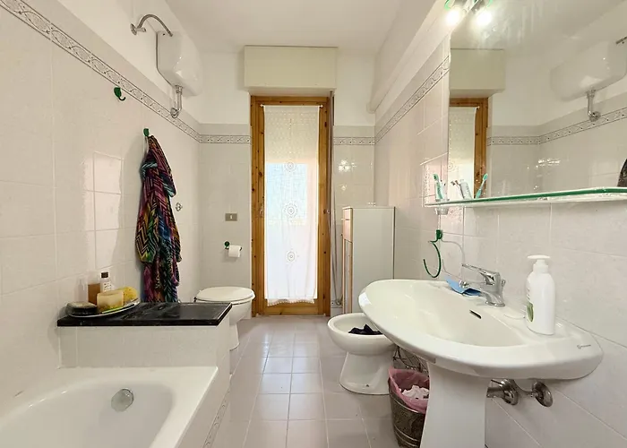 Se221 - Senigallia, Ampio Con Posto Auto *